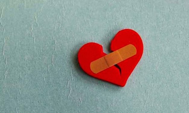 6 ALASAN KLASIK YANG BIKIN KAMU INGIN BALIKAN LAGI DENGAN MANTAN