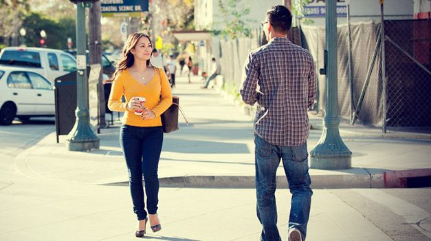 TIPS DAN TRIK TETAP KEREN SAAT KETEMU MANTAN