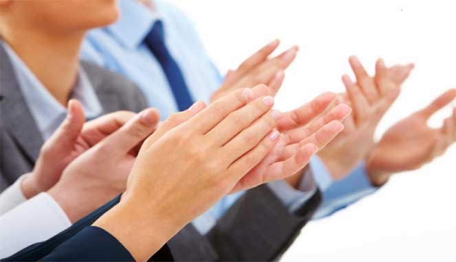 ENAM MANFAAT KESEHATAN DARI TEPUK TANGAN