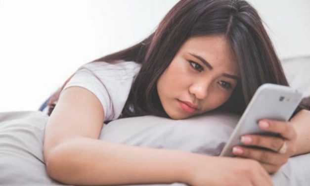 KENAPA KITA SERING KALI MEMBANDINGKAN DIRI DENGAN ORANG LAIN DI MEDIA SOSIAL