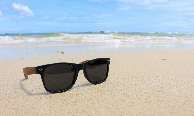 BAHAYA PAKE KACAMATA HITAM MURAHAN