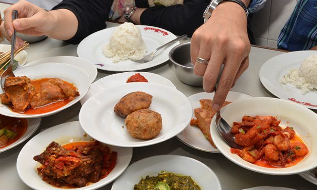 TRIK AGAR BISA MAKAN HEMAT DI RESTORAN