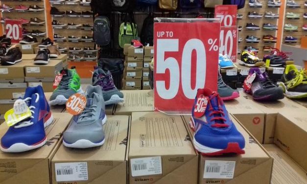 AGAR TAK CEDERA, PERHATIKAN INI SAAT BELI SEPATU OLAHRAGA