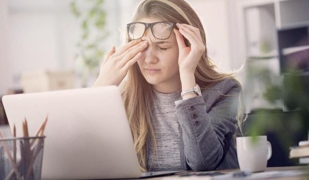 6 KEBIASAAN BURUK INI BISA MEMPENGARUHI KESEHATAN MATA