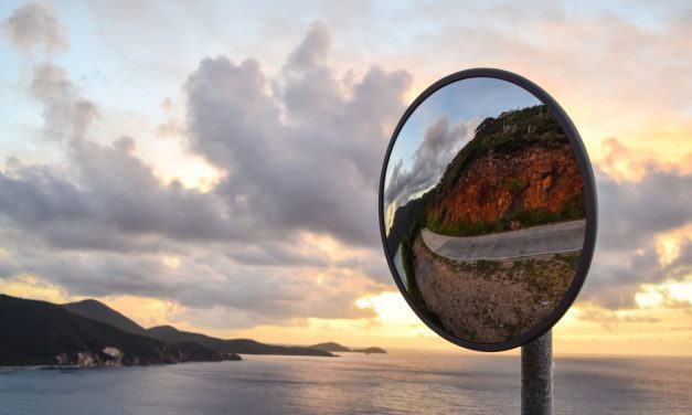 MANFAAT CERMIN DI TIKUNGAN JALAN