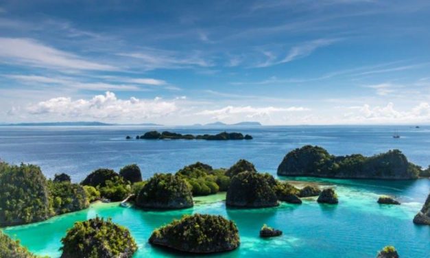 WALAU BUJET TERBATAS, BISA JELAJAH SPOT INSTAGRAMABLE DI RAJA AMPAT DENGAN HEMAT LHO!