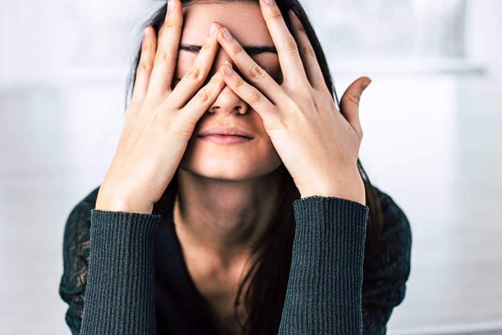 6 TRIK JITU MENGHILANGKAN SAKIT KEPALA AKIBAT STRESS