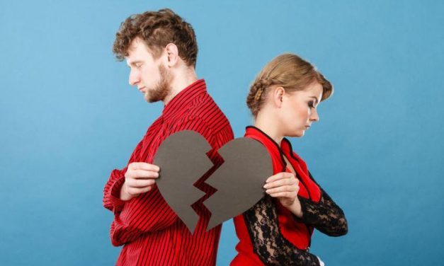 PERHATIKAN, INI TANDA PASANGAN INGIN PUTUS DENGANMU