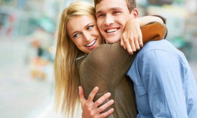 CARA MENUNJUKAN CINTAMU PADA SI DIA MESKI TANPA MENGATAKANNYA