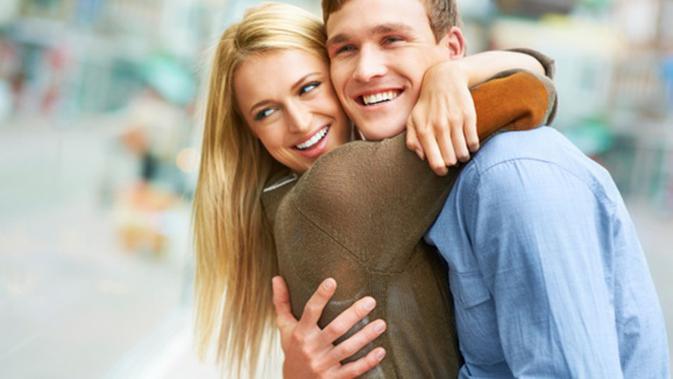 CARA MENUNJUKAN CINTAMU PADA SI DIA MESKI TANPA MENGATAKANNYA