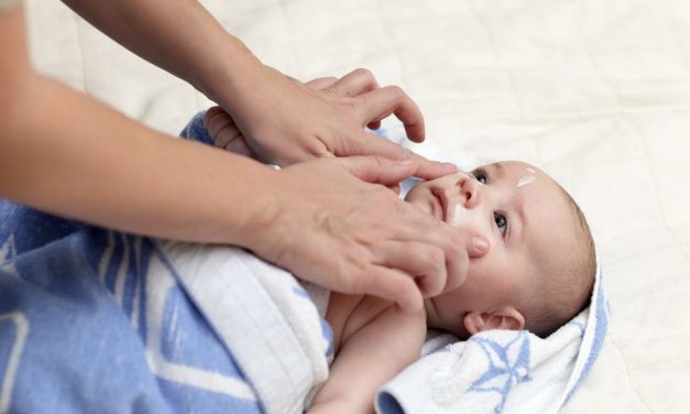 BUNDA, MARI PAHAMI CARA MENYEMBUHAN EKSIM PADA BAYI