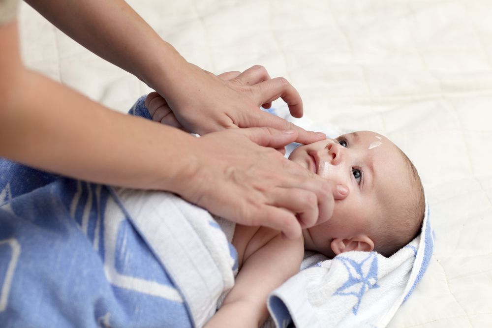 BUNDA, MARI PAHAMI CARA MENYEMBUHAN EKSIM PADA BAYI