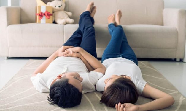 6 TIPS MENJADI PASANGAN YANG TETAP ROMANTIS