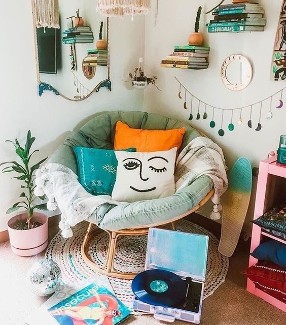 5 TIPS UNTUKMU YANG MAU BIKIN POJOK KERJA DI RUMAH DIJAMIN NYAMAN NGGAK PERLU SPACE LUAS