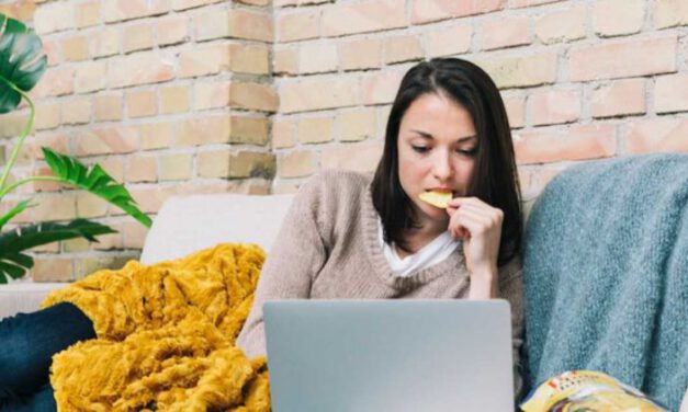 4 JAM-JAM NGEMIL YANG NGGAK BIKIN BADAN MELEBAR. BOCORAN BUATMU YANG SUSAH MENAHAN LAPAR