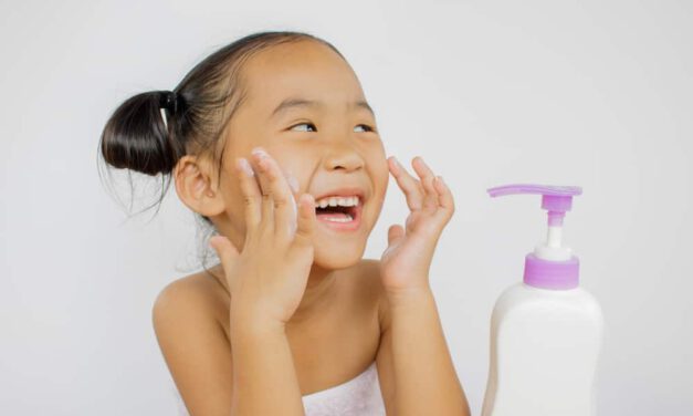 PERLUKAH ANAK PAKAI SKINCARE? SEPERTI APA PRODUKNYA?