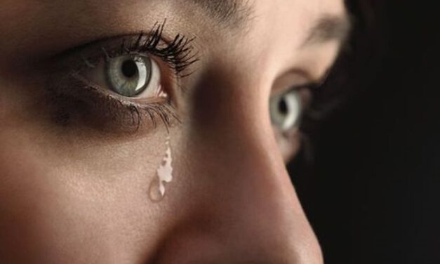 ALASAN MENANGIS BAIK UNTUK KESEHATAN