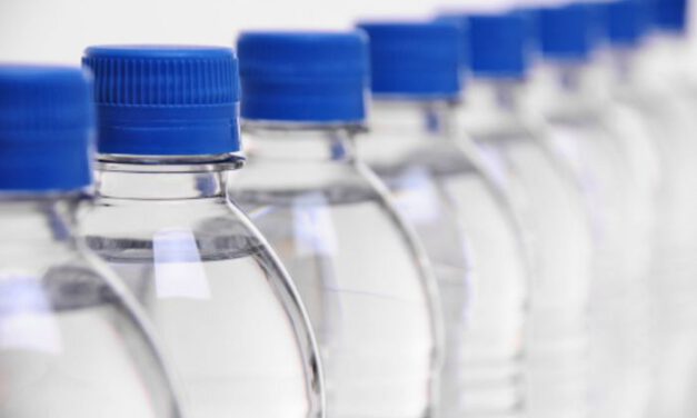 EFEK SAMPING MINUM AIR DARI BOTOL PLASTIK